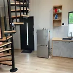 Lodge Pod Debami
