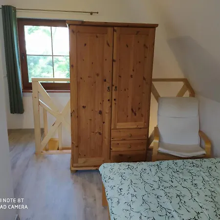 Lodge Pod Debami