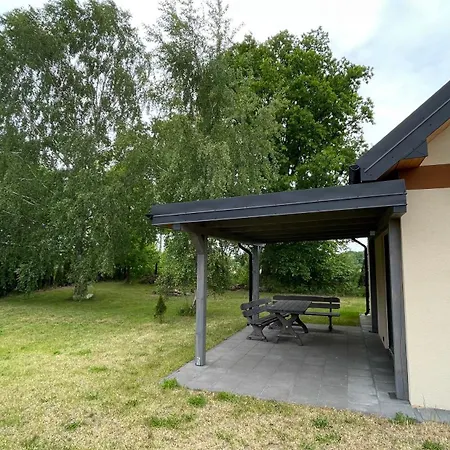 Lodge Pod Debami