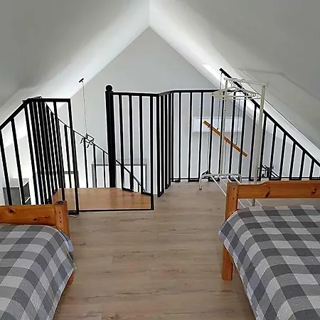 Lodge Pod Debami