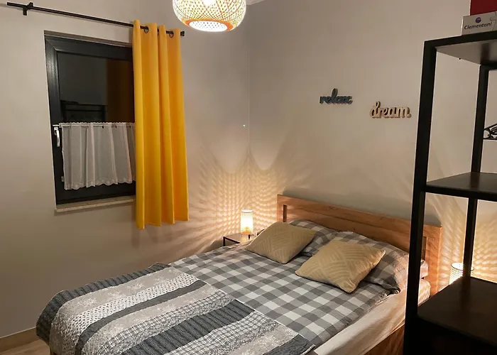 Pod Debami Деревянный коттедж *